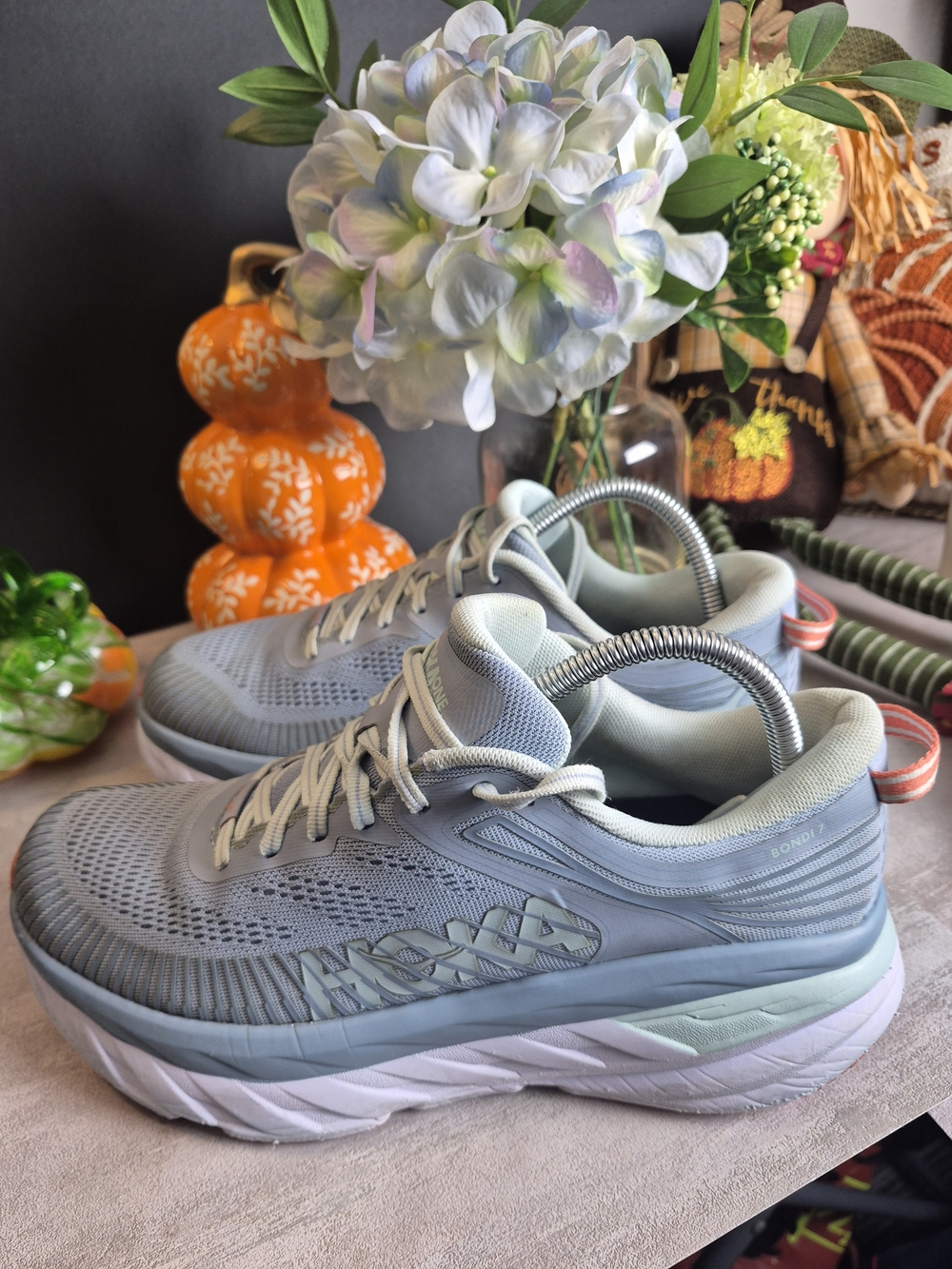 Hoka Women's Light Gray Bondi Running Shoes.Size 9.5